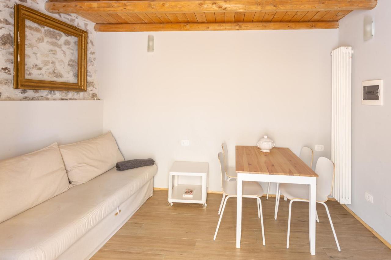 La Posteria By Icasamia It Appartement Orino Buitenkant foto